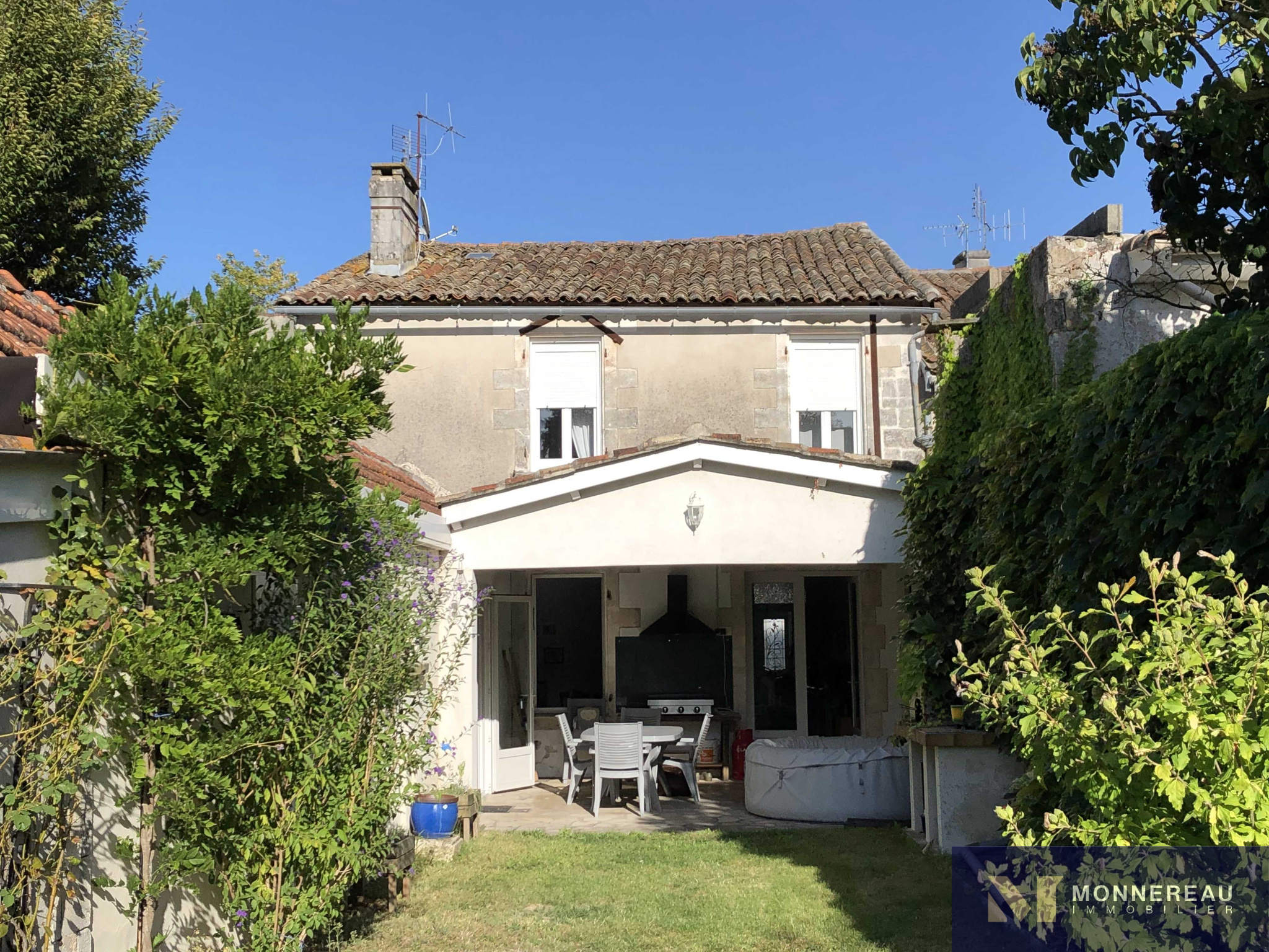 vente MAISON DE VILLE AVEC JARDIN ET GARAGE